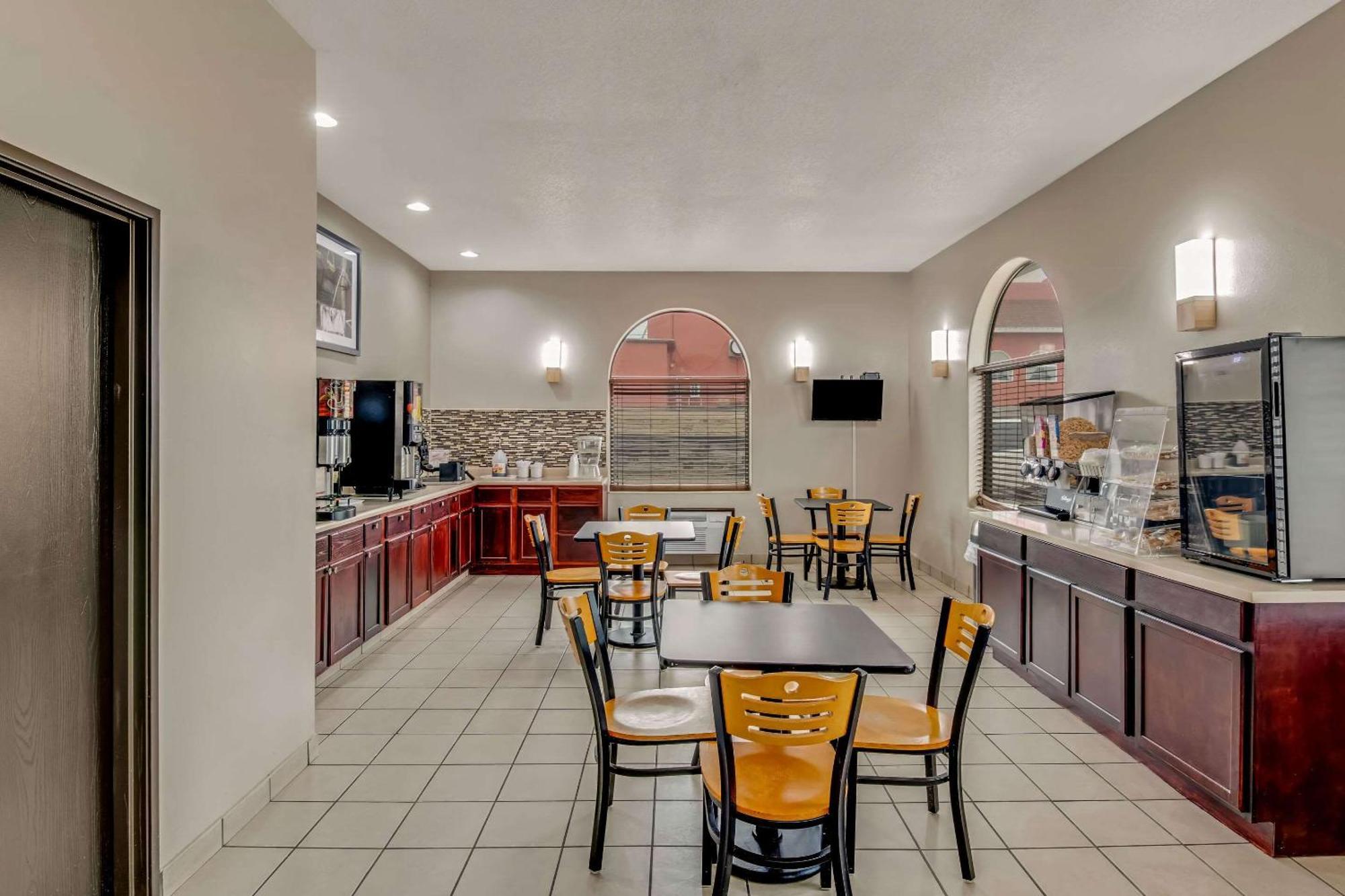 Rodeway Inn Red Oak Esterno foto