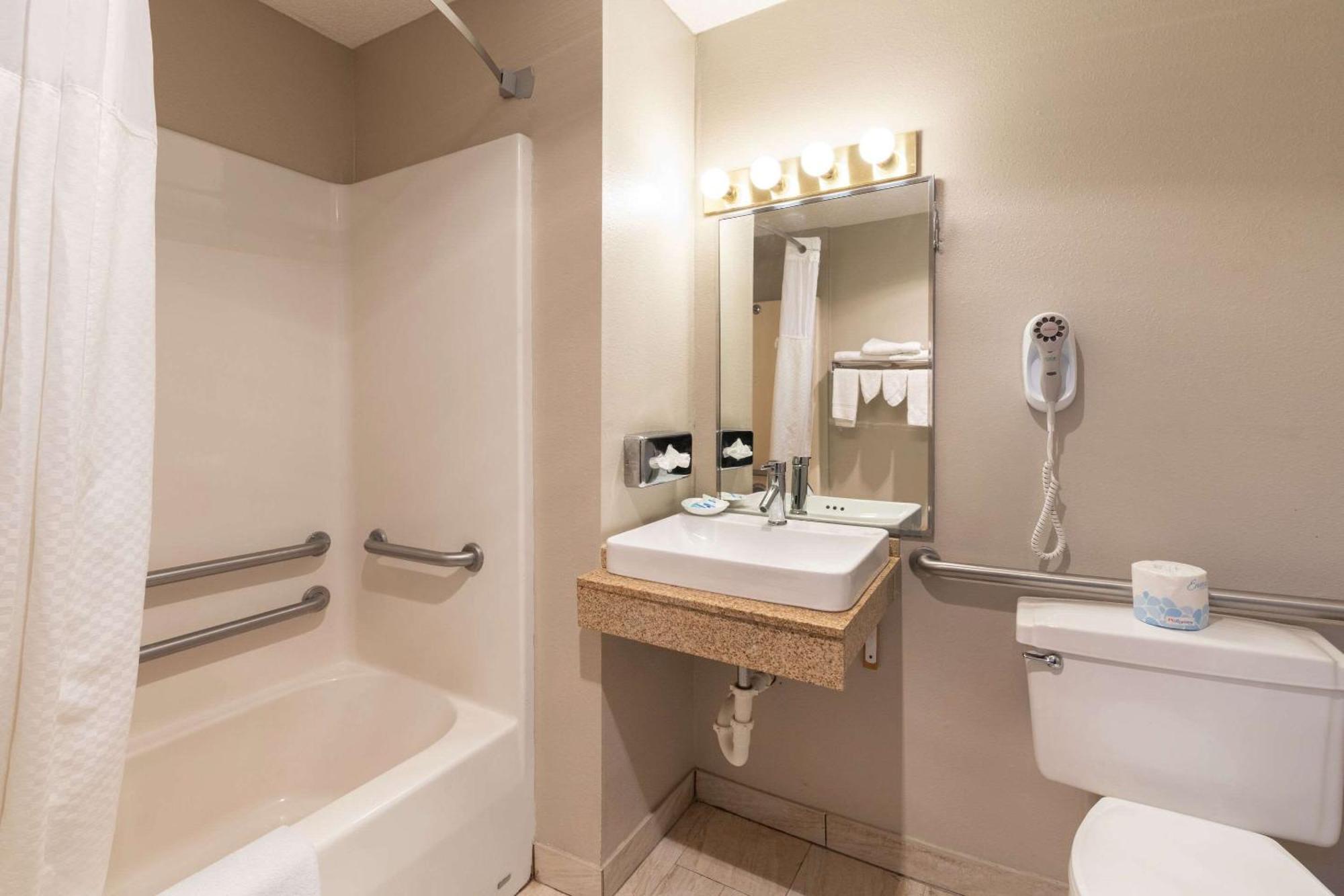Rodeway Inn Red Oak Esterno foto