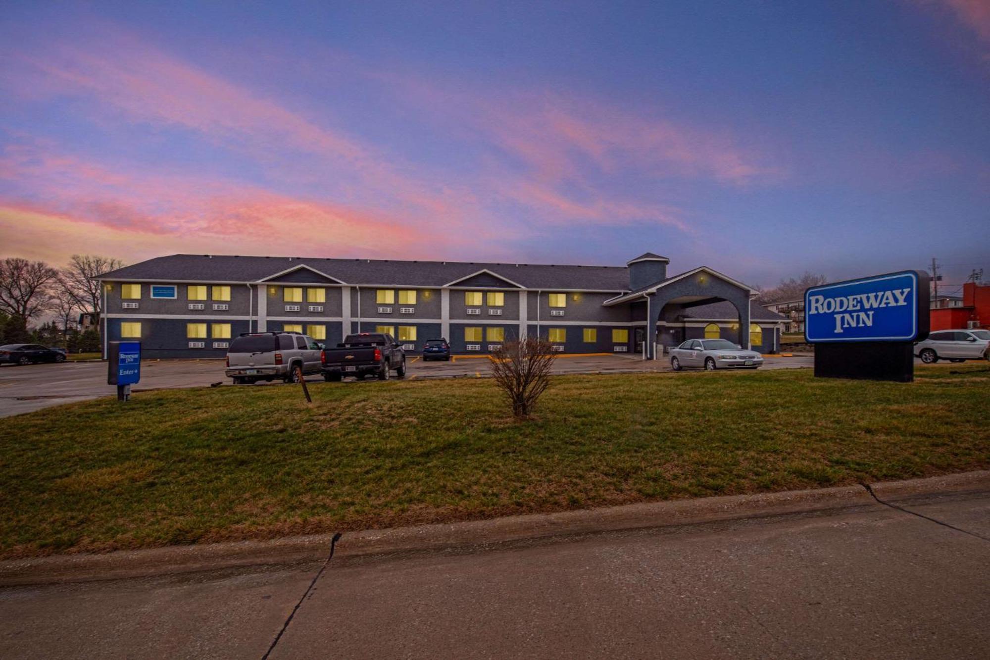 Rodeway Inn Red Oak Esterno foto
